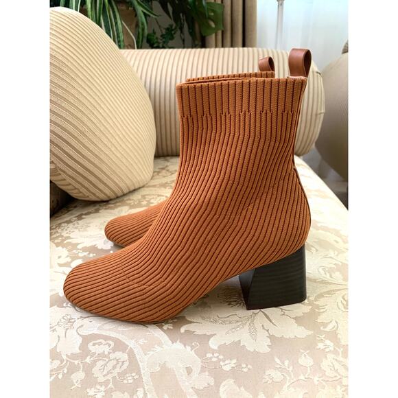 NEW Steve Madden Dimmer Knit Sock Boots in Tan - Picture 4 of 9